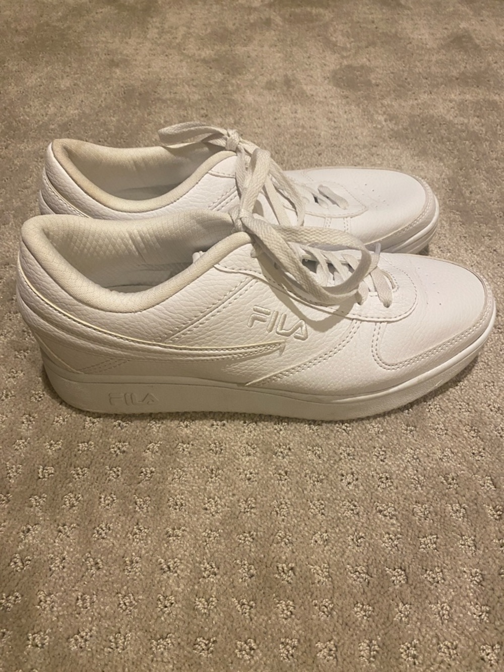 FILA Men’s US Size 10 All-White Leather Low-Top Sneakers